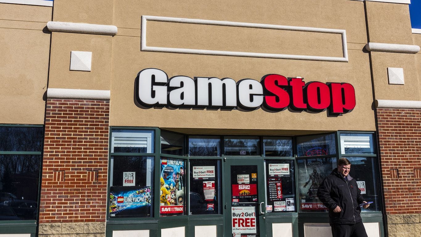 gamestop da calisanlarini isten cikarmaya basladisdd